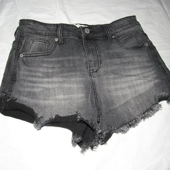 ALTAR’D STATE Black Jean Raw Hem Shorts Size 28 - Picture 1 of 3